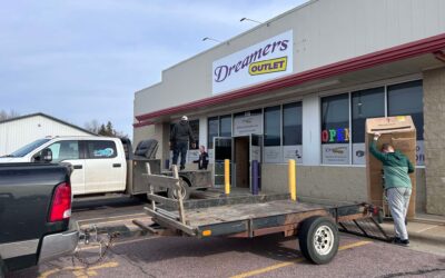 A TALE OF 2 FURNITURE PICK UPS @DREAMERS OUTLET FURNITURE CLEARANCE CENTER
