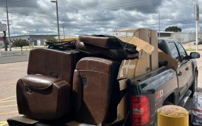 THATS ALOT OF STUFF IN THAT TRUCK